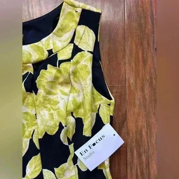 Floral Sleeveless Dress - Picture 4 of 9